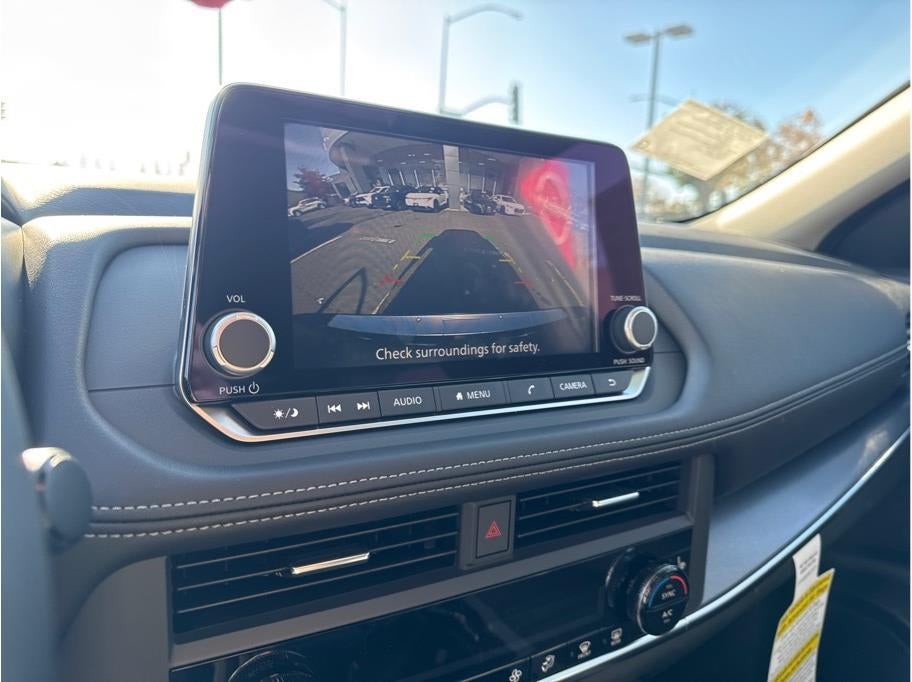 2025 Nissan Rogue SV Sport Utility 4D