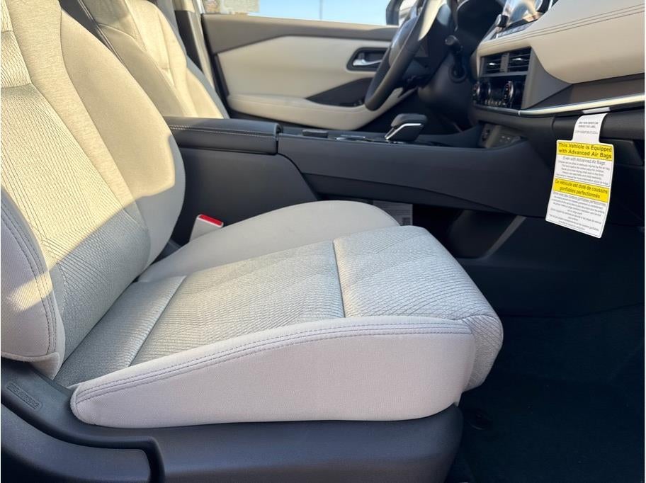 2025 Nissan Rogue SV Sport Utility 4D