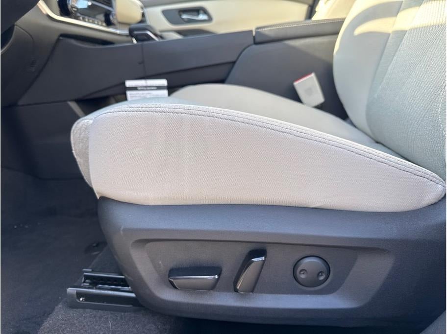 2025 Nissan Rogue SV Sport Utility 4D