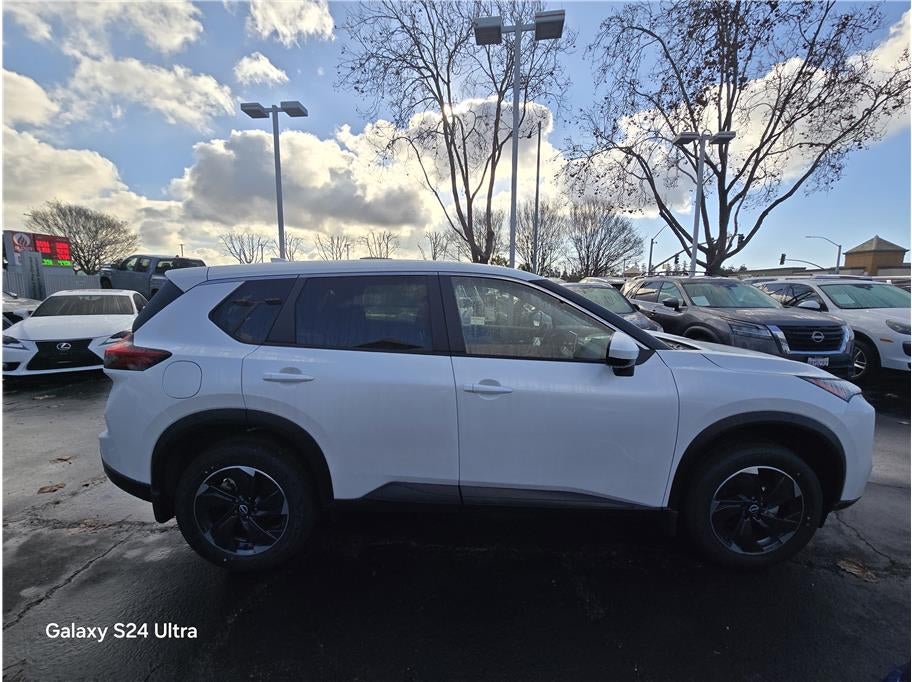 2025 Nissan Rogue SV Sport Utility 4D