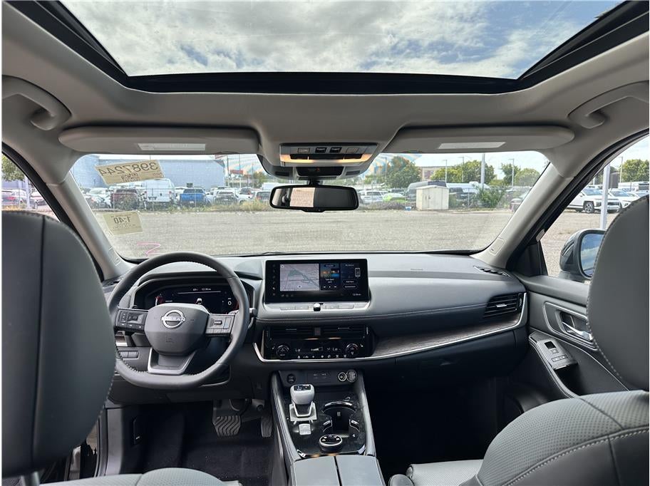 2025 Nissan Rogue Platinum Sport Utility 4D