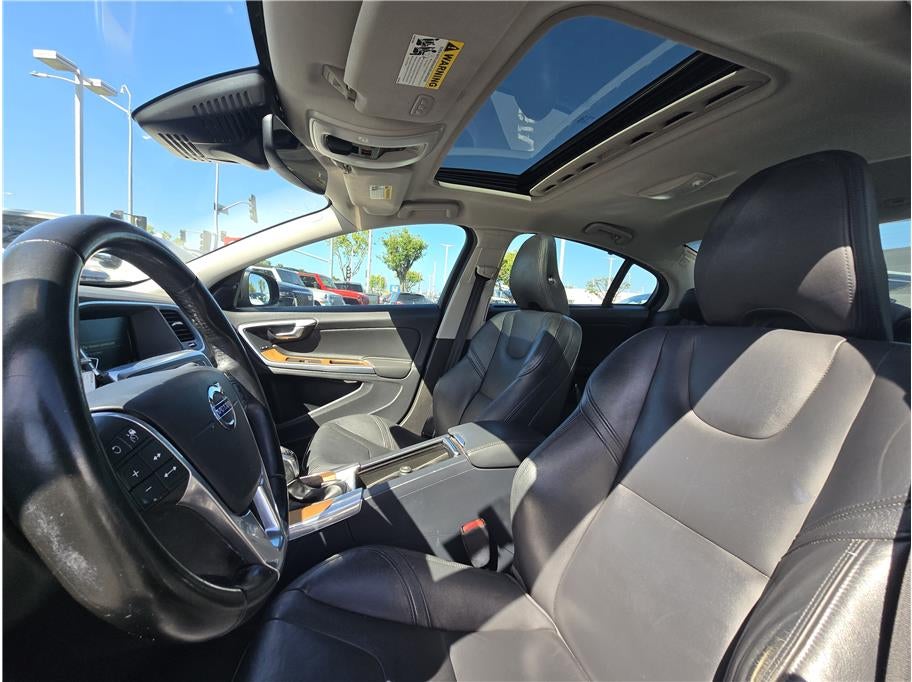 2016 Volvo S60 T5 Inscription Platinum Sedan 4D