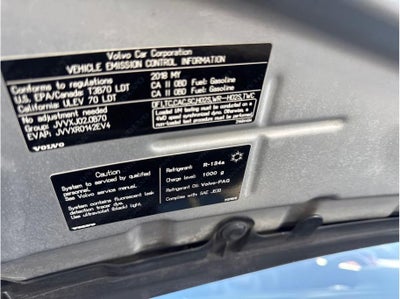 2018 Volvo XC90 T6 Momentum Sport Utility 4D