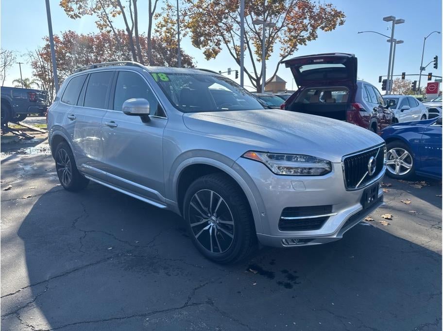 2018 Volvo XC90 T6 Momentum Sport Utility 4D