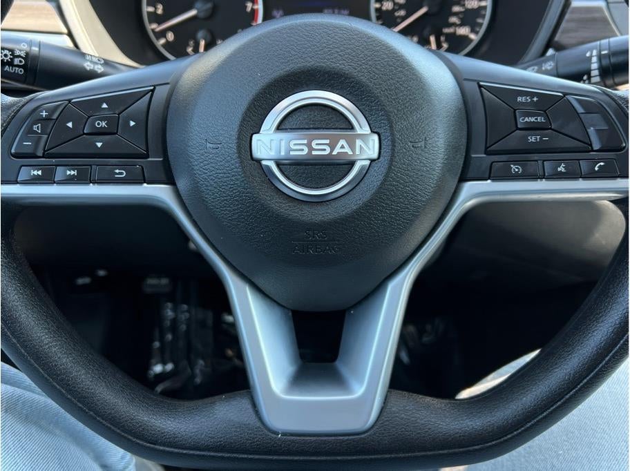 2025 Nissan Altima 2.5 SV Sedan 4D