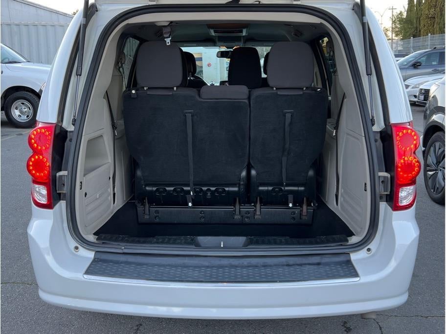 2017 Dodge Grand Caravan Passenger SE Minivan 4D
