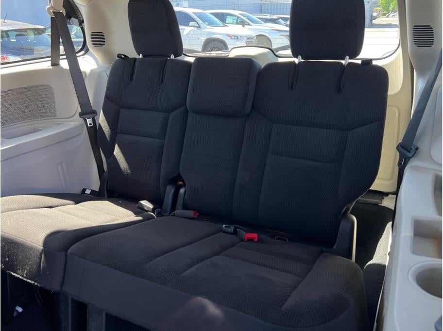 2017 Dodge Grand Caravan Passenger SE Minivan 4D