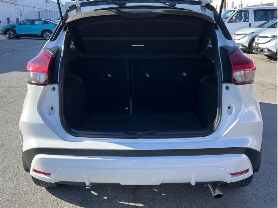 2021 Nissan Kicks SR PREMIUM PACKAGE