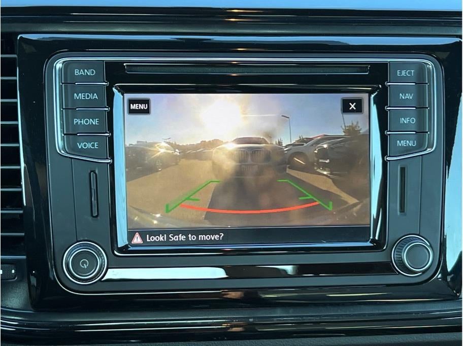 2017 Volkswagen Beetle 1.8T Classic Hatchback 2D