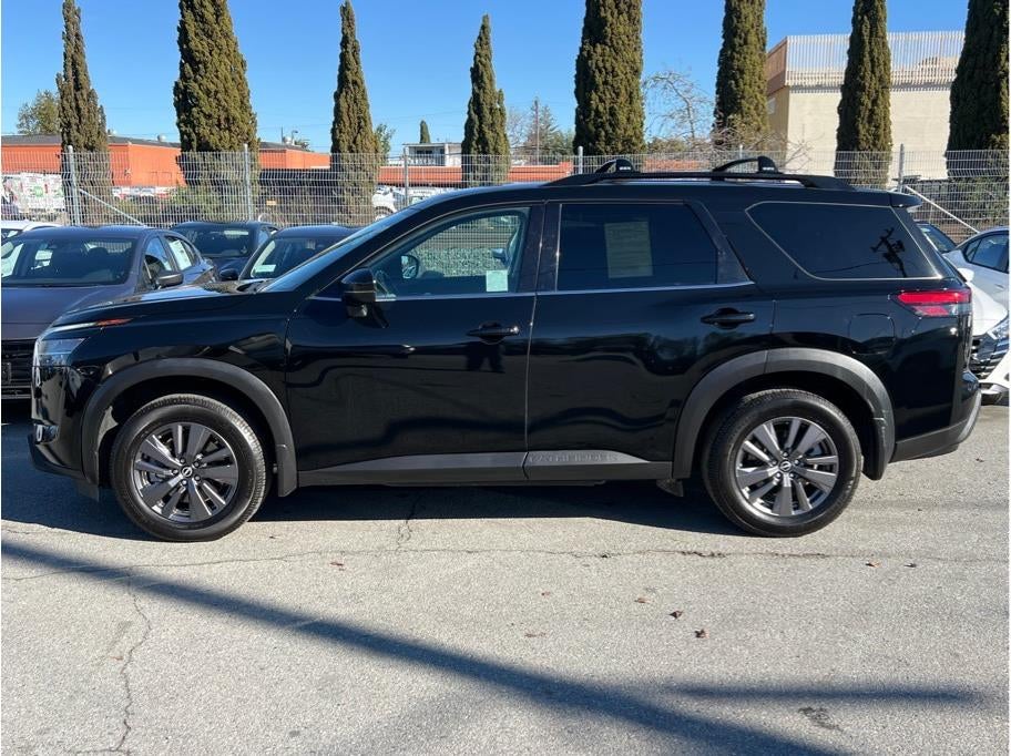 2022 Nissan Pathfinder SV Sport Utility 4D