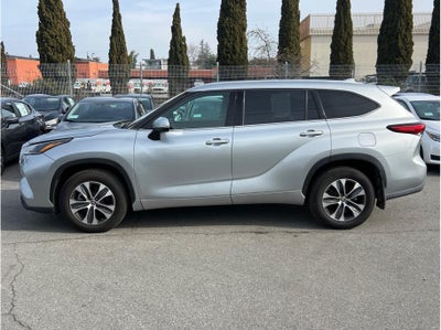 2021 Toyota Highlander XLE Sport Utility 4D