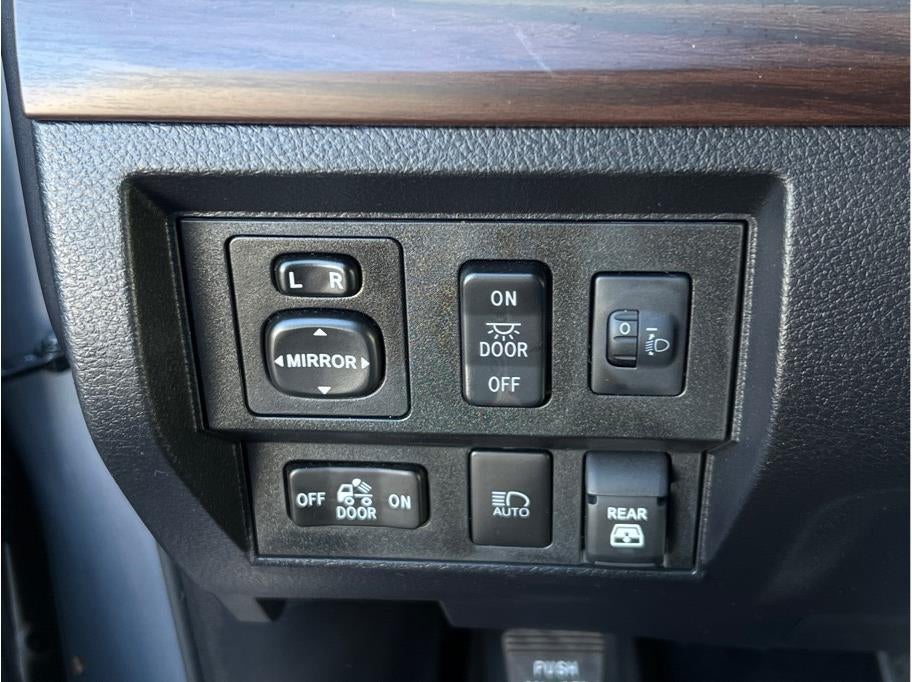 2021 Toyota Tundra CrewMax Limited Pickup 4D 5 1/2 ft