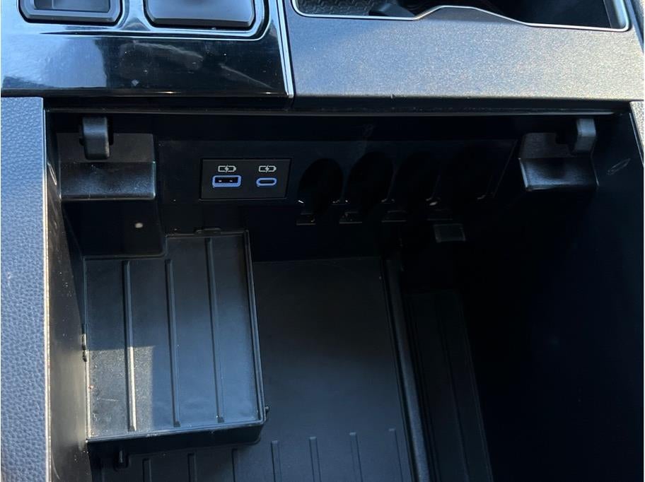 2022 Toyota Tundra Hybrid CrewMax Limited Pickup 4D 5 1/2 ft