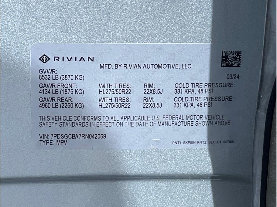 2024 Rivian R1S Dual Motor Large Pack