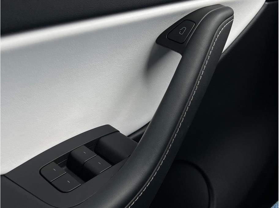 2022 Tesla Model Y Performance Sport Utility 4D