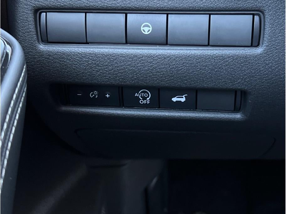 2025 Nissan Rogue SL Sport Utility 4D