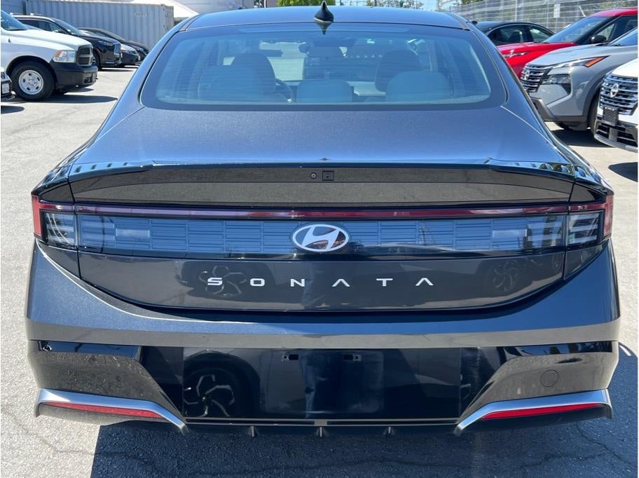2024 Hyundai Sonata SEL Sedan 4D