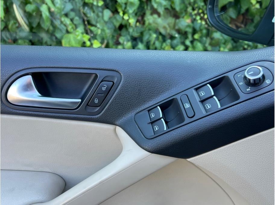 2015 Volkswagen Tiguan 2.0T SEL Sport Utility 4D