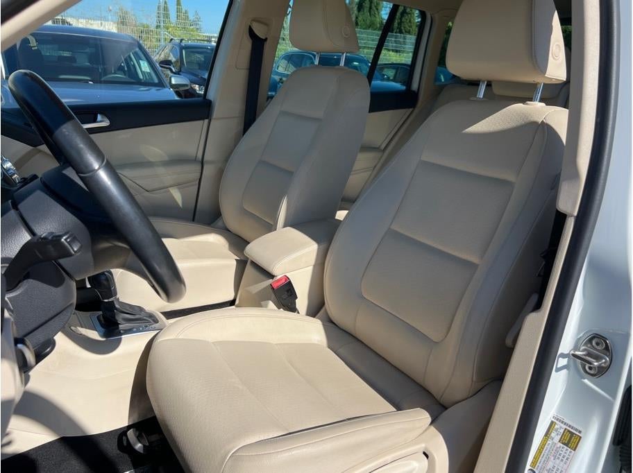 2015 Volkswagen Tiguan 2.0T SEL Sport Utility 4D