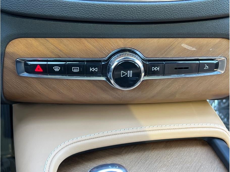 2018 Volvo XC90 T8 Inscription Sport Utility 4D