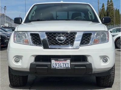 2016 Nissan Frontier Crew Cab SV Pickup 4D 6 ft