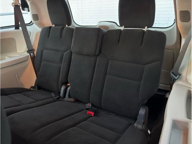 2017 Dodge Grand Caravan Passenger SE Minivan 4D