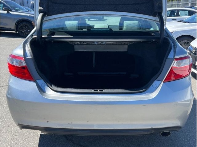 2017 Toyota Camry SE Sedan 4D