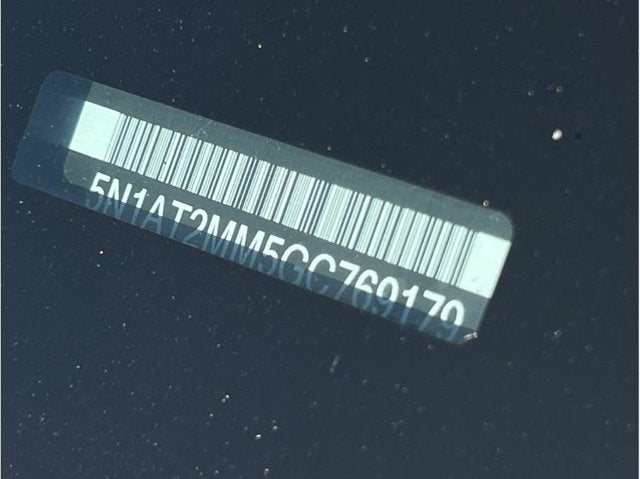 2016 Nissan Rogue SV Sport Utility 4D