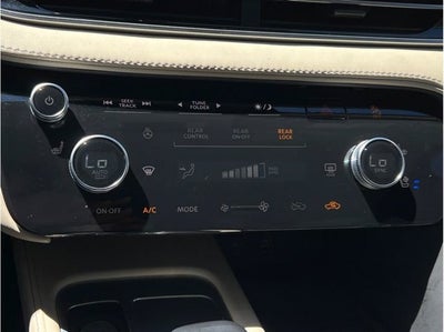2023 INFINITI QX60 LUXE Sport Utility 4D