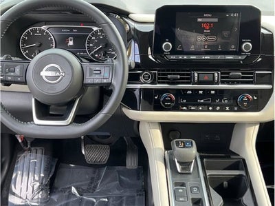 2022 Nissan Pathfinder SV Sport Utility 4D