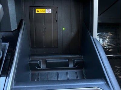 2022 Toyota Tundra Hybrid CrewMax Limited Pickup 4D 5 1/2 ft