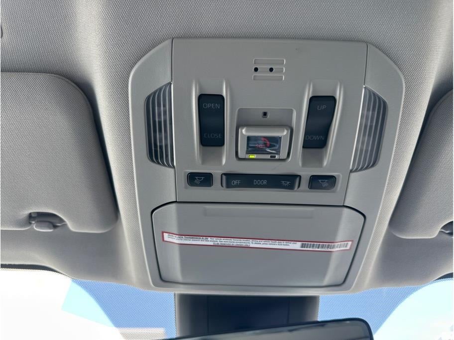 2021 Toyota Highlander XLE Sport Utility 4D