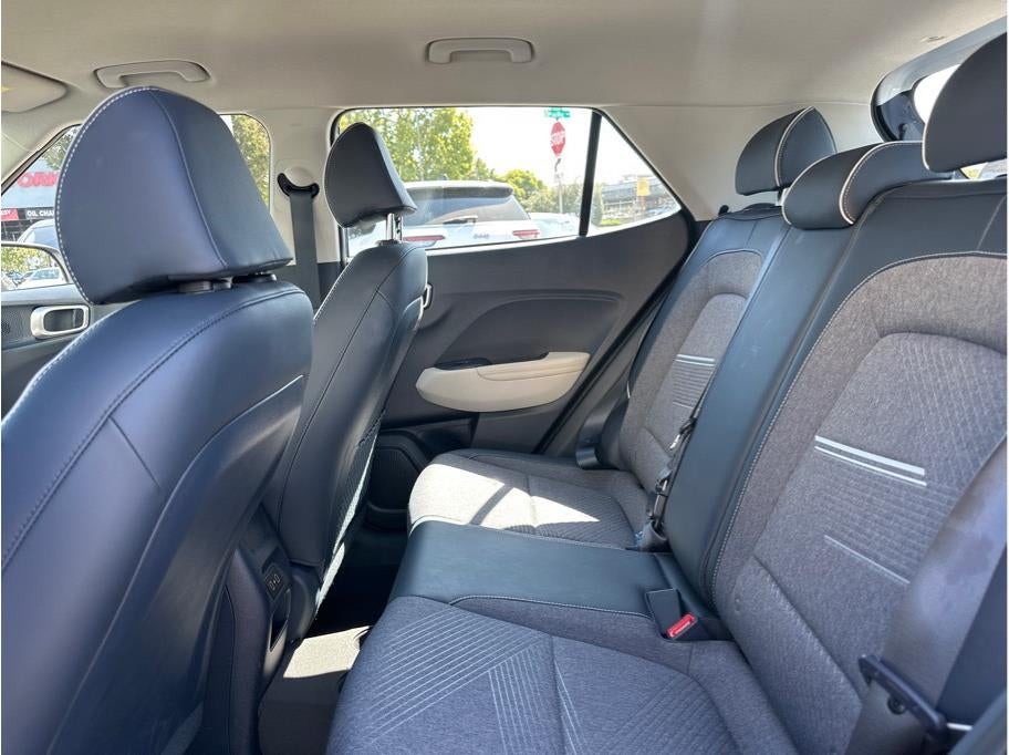 2024 Hyundai Venue Limited Sport Utility 4D