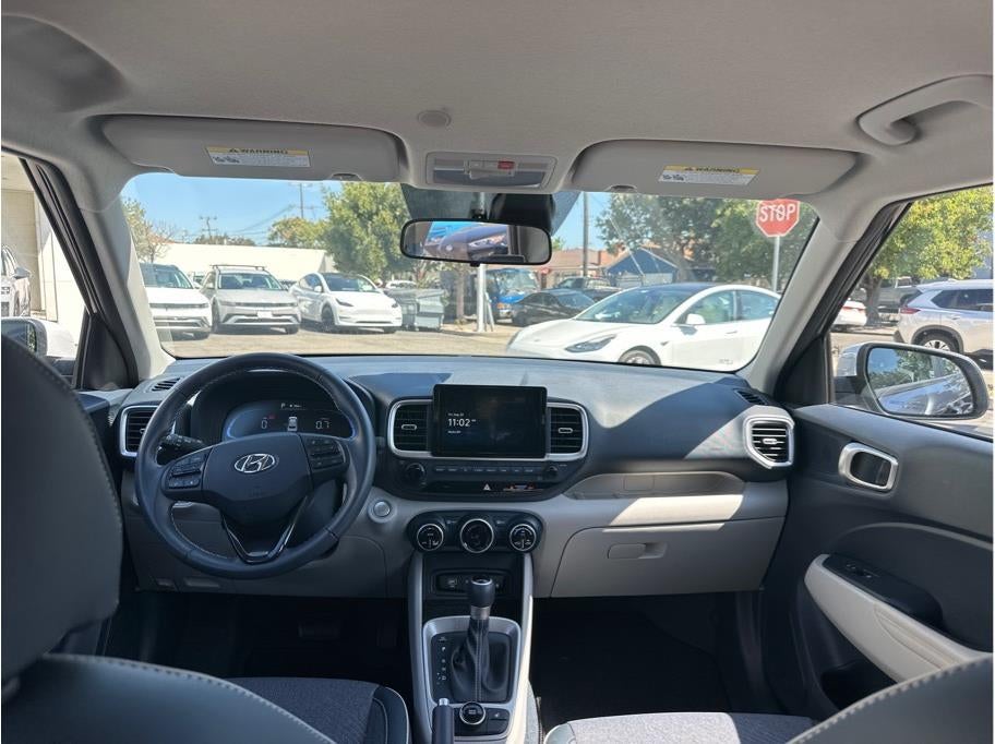 2024 Hyundai Venue Limited Sport Utility 4D