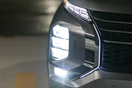 2024 Mitsubishi Outlander Dynamic Shield Illumination